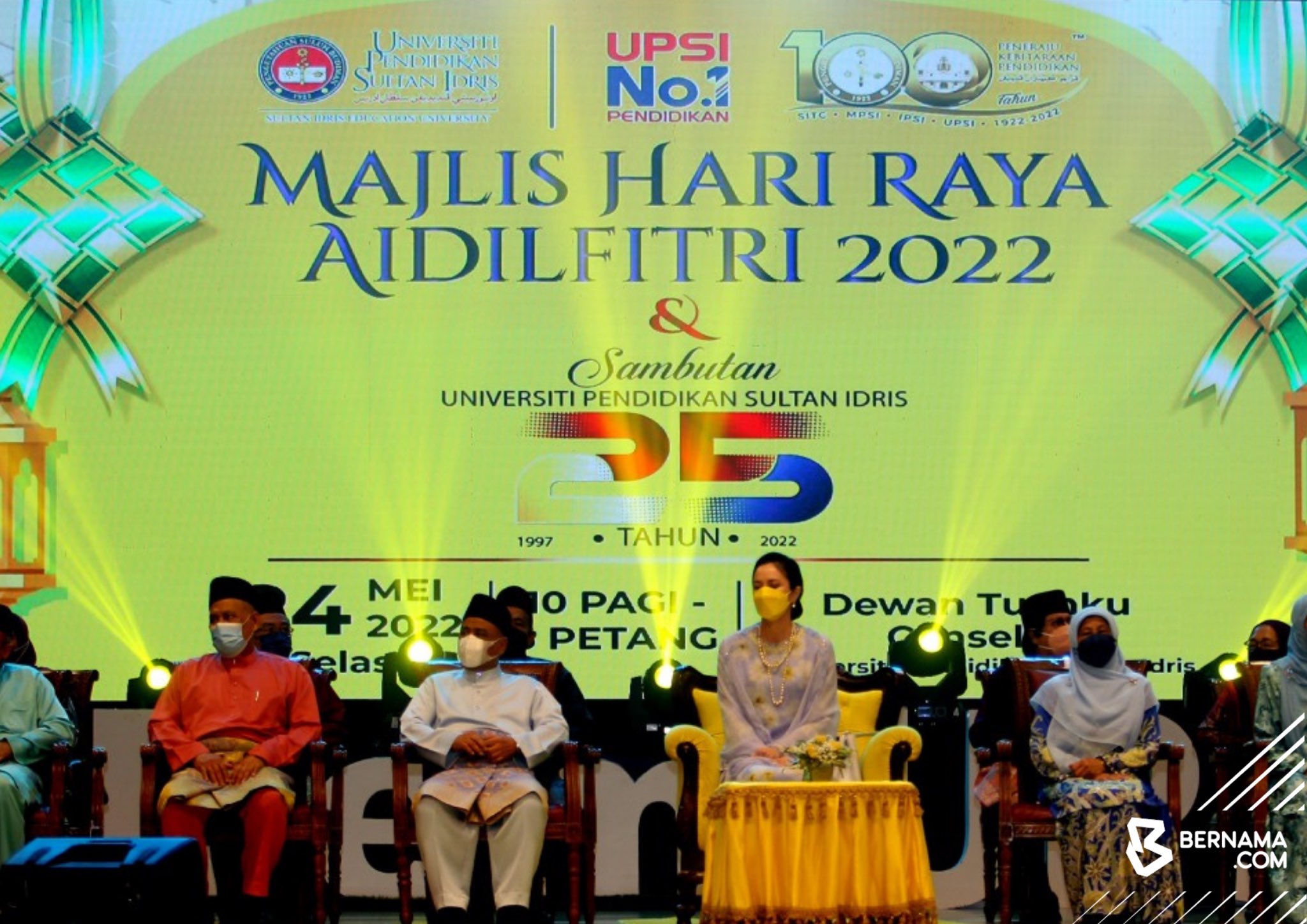 BERNAMA on Twitter "TANJUNG MALIM — Raja Permaisuri Perak Tuanku Zara Salim berkenan melafazkan