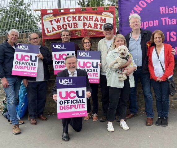 ⁦<a href="/twickenhamclp/">Twickenham Labour Party</a>⁩ standing in solidarity with Richmond ⁦<a href="/ucu/">UCU</a>⁩