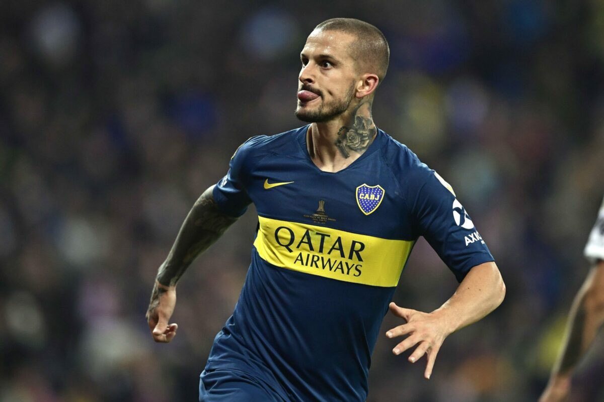 RajadoresFutbol's tweet photo. Pipa Benedetto. Saltó a la fama en Argentina con 15 años en el concurso de tv "Tu Navaja Me Suena". España le gusta, jugó una final de Libertadores en Madrid porque a unos colegas se les fue de las manos una bbq en Buenos Aires y estuvo 6 meses en Elche de retiro espiritual. https://t.co/t8FMF3IDq4