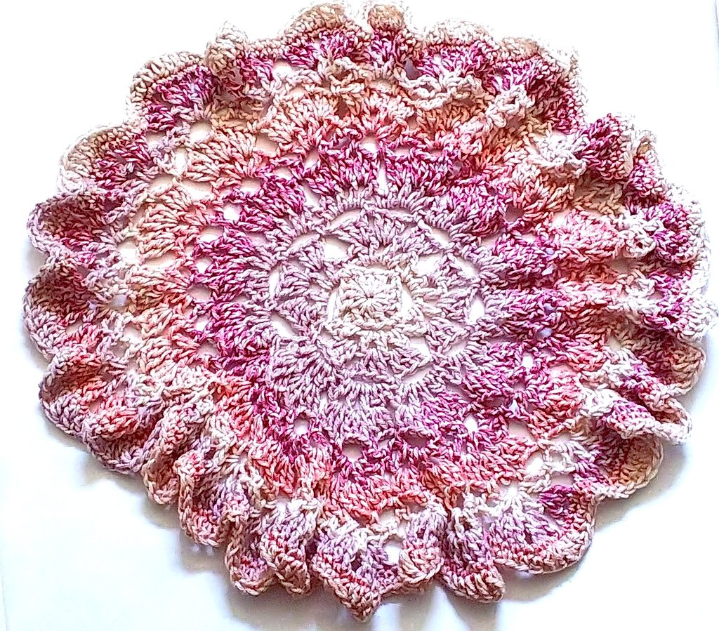 moonforest0709's tweet photo. 【新作発表】
マーガレットのブランケット
#MoonForest
#ハンドメイド
#編み物 https://t.co/ATeNwlbdmx