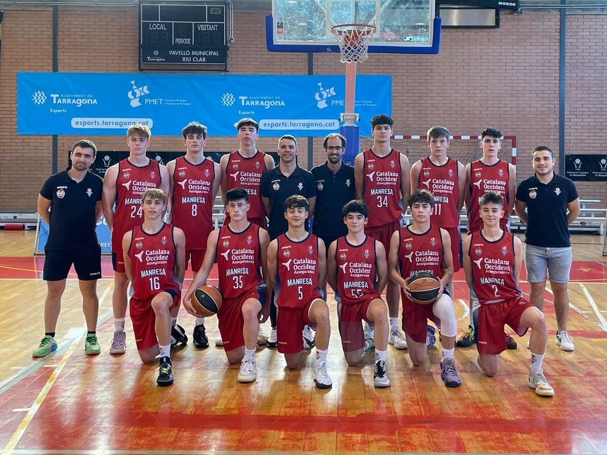 VickyIbLa's tweet photo. Ara les xarxes s'omplen de guanyador@s, aquests són els nostr@s! 4ts de Catalunya, treballador@s, compromes@s, vibrants, talentos@s... Equips i staffs espectaculars que ens han fet gaudir tota la temporada. El premi és fer aquest camí i és un privilegi poder acompanyar-vos! https://t.co/PDuvAWiTYL