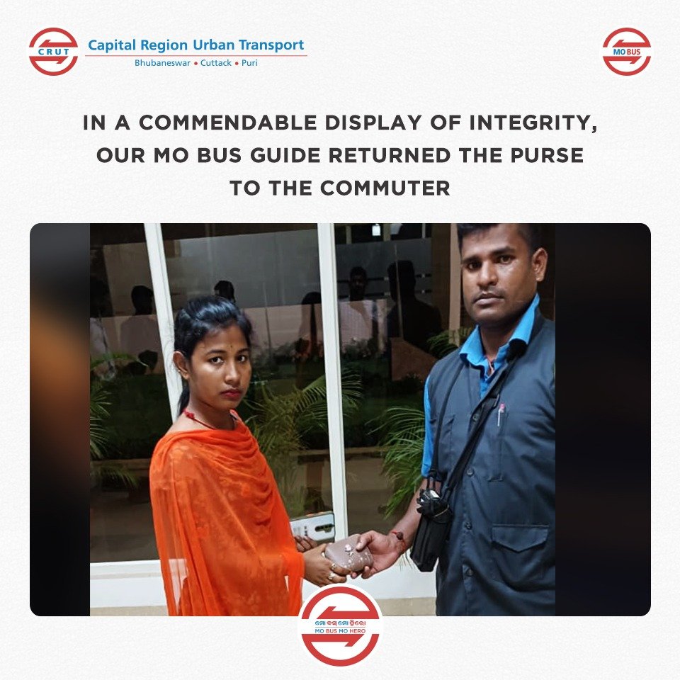 CRUT_BBSR's tweet photo. Our #MoBusGuide with utmost honesty returned the purse to the commuter who had left it in #MoBus. Nothing is ever lost in Mo Bus!
#MoBusMoHero
#MoBusForBetterYou
#HappyCommuter
#hoponamobus https://t.co/SNe4ictHFq