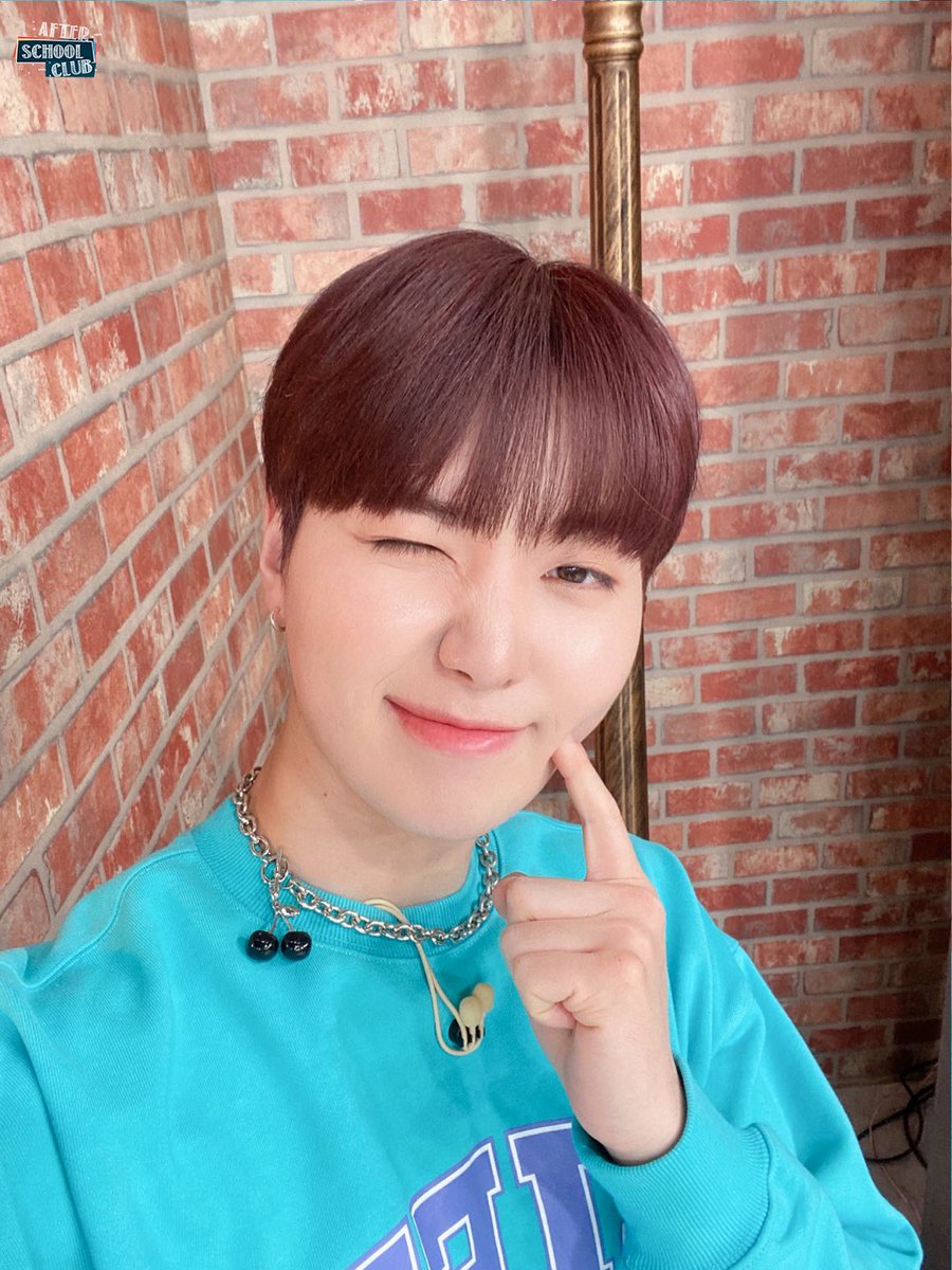 [MC]
⠀
꺅 완전체 MC즈🫧 어째서 미국 다녀온 둘째 셋째가 더 말랑해지고 동그래진 거죠🤤 (완전 말랑복숭아 동글체리임.) 든든한 제임희 그리고 말랑동글이들과 함께 오늘의 에엣씨도 무사히 완료🫡 그럼 다음 주에 만나요✨
⠀
<a href="/jiminpark07/">JIMINxJAMIE</a> <a href="/TO1_offcl/">TO1</a> <a href="/CRAVITYstarship/">CRAVITY OFFICIAL</a>