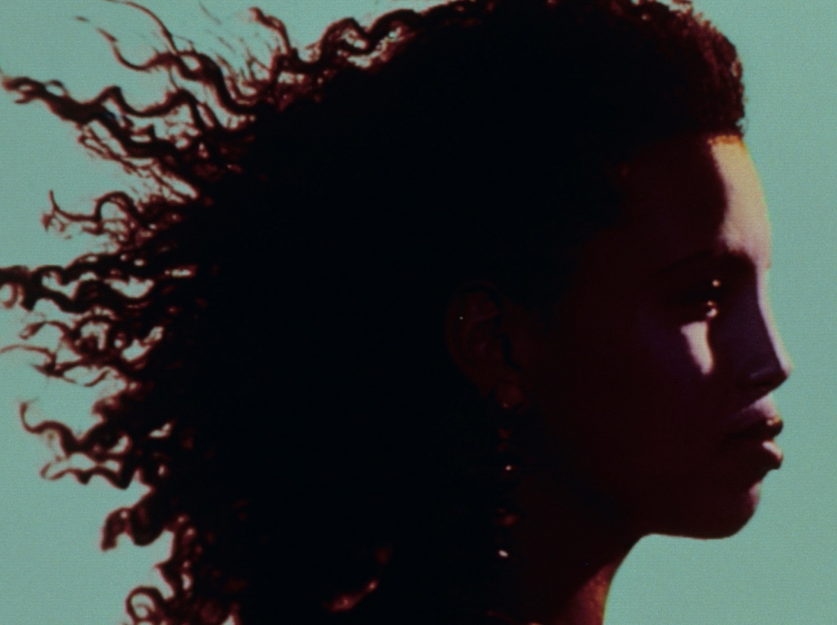 TopGusExtra's tweet image. UNDER MY SKIN
En junio se publica un disco de versiones de algunos de sus temas, momento que @GusIglesiasR3 aprovecha para reivindicar a NENEH CHERRY y para seleccionar sus 10 mejores canciones.
Solo en @Radio3Extra

▶️rtve.es/play/audios/to…