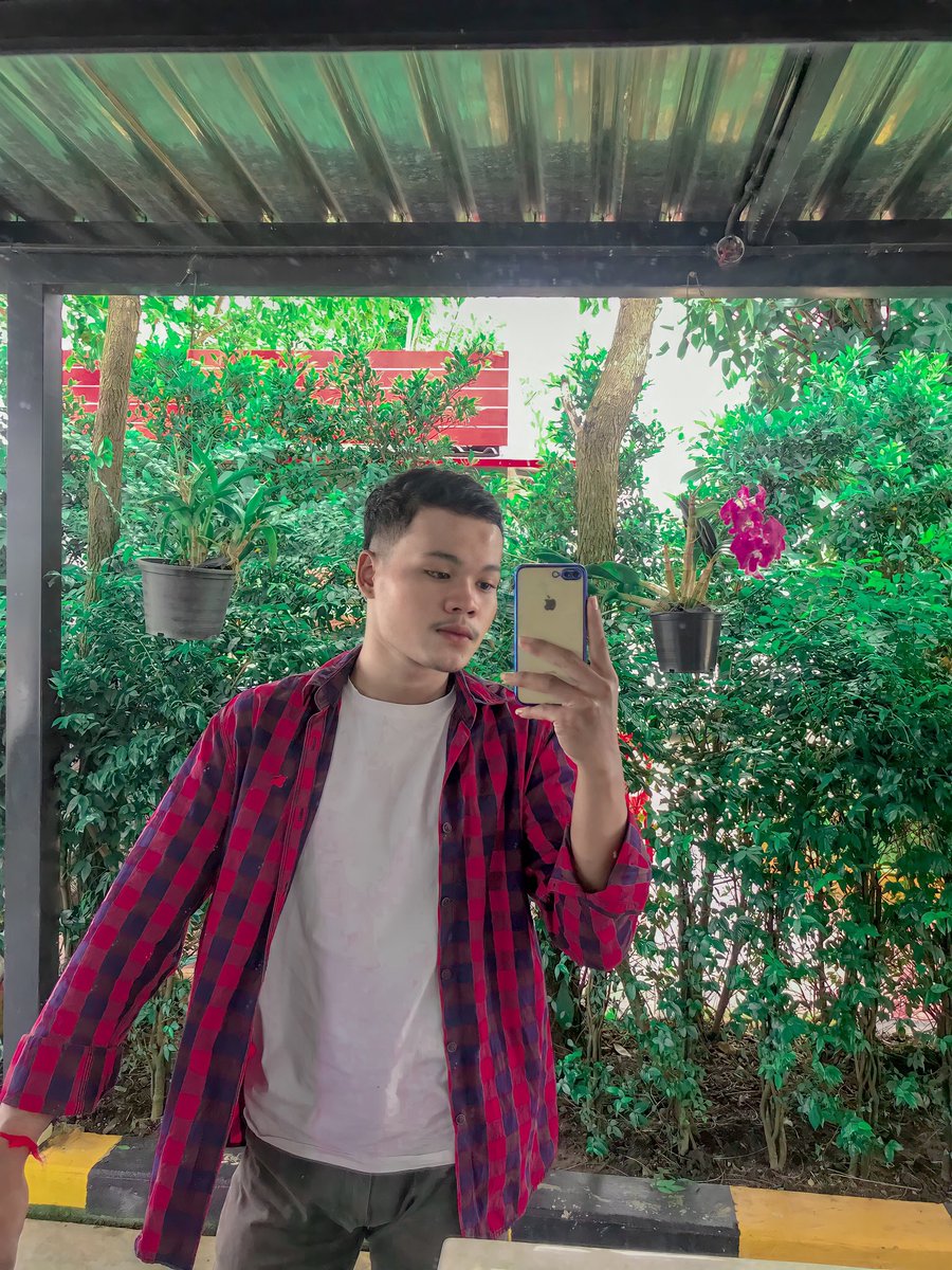 At Van ភ្នំពេញ tweet media