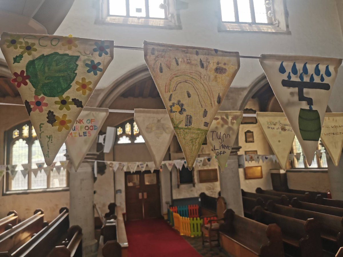 Queen Victoria was born on 24th May 1819. She loved flowers. Today's #EcoBunting pledges to collect rainwater, reduce litter and to recycle all help to protect the natural world, including flowers. #EcoChurch #environment #communityproject <a href="/MessyChurchInHx/">MessyChurchInHornchurch</a> <a href="/chelmsdio/">Chelmsford Diocese</a> <a href="/ARochaUK/">A Rocha UK</a>