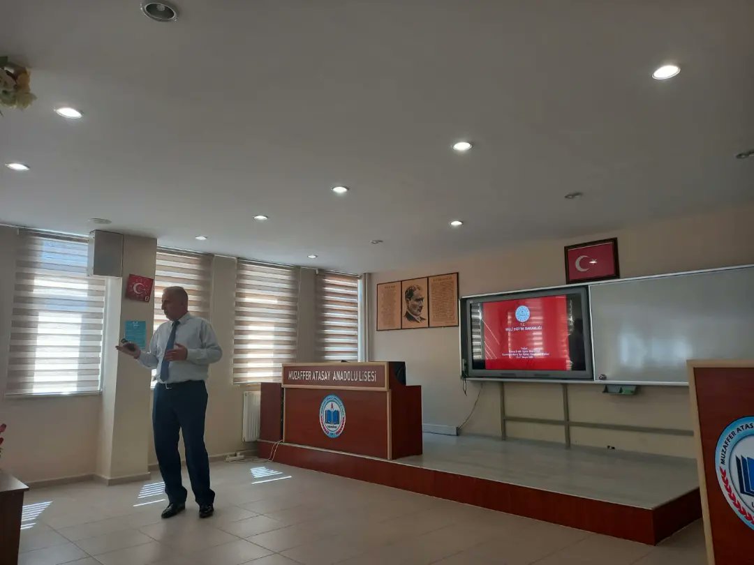 Bakanlığımız tarafından Resmi Okul/Kurum Müdürlerine yönelik toplam 120 saat olarak hazırlanan YÖGEP (Yönetici Geliştirme Programı) hizmetiçi eğitim programı ilçemizde başlamıştır.

<a href="/tcmeb/">Millî Eğitim Bakanlığı</a> <a href="/edirne_valiligi/">Edirne Valiliği</a> 
<a href="/Edirne_MEM/">Edirne İl Millî Eğitim Müdürlüğü</a> <a href="/uzunkoprumem1/">uzunkoprumem</a> 
<a href="/Dr_Onderarpaci/">Dr. Önder ARPACI</a> @akmaneralp