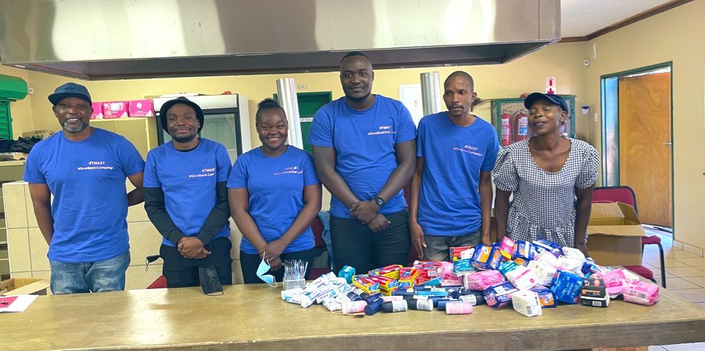 Tea_Bee15's tweet photo. โIt is not about how much you have, but how thoughtful you are to othersโ - Tiyani Mayimele
Thanks to those who contributed to the success of this campaign, May the almighty God bless you abundantly.
#TMSAT
#GiveBackCampaign https://t.co/5PoZP1ZrDO
