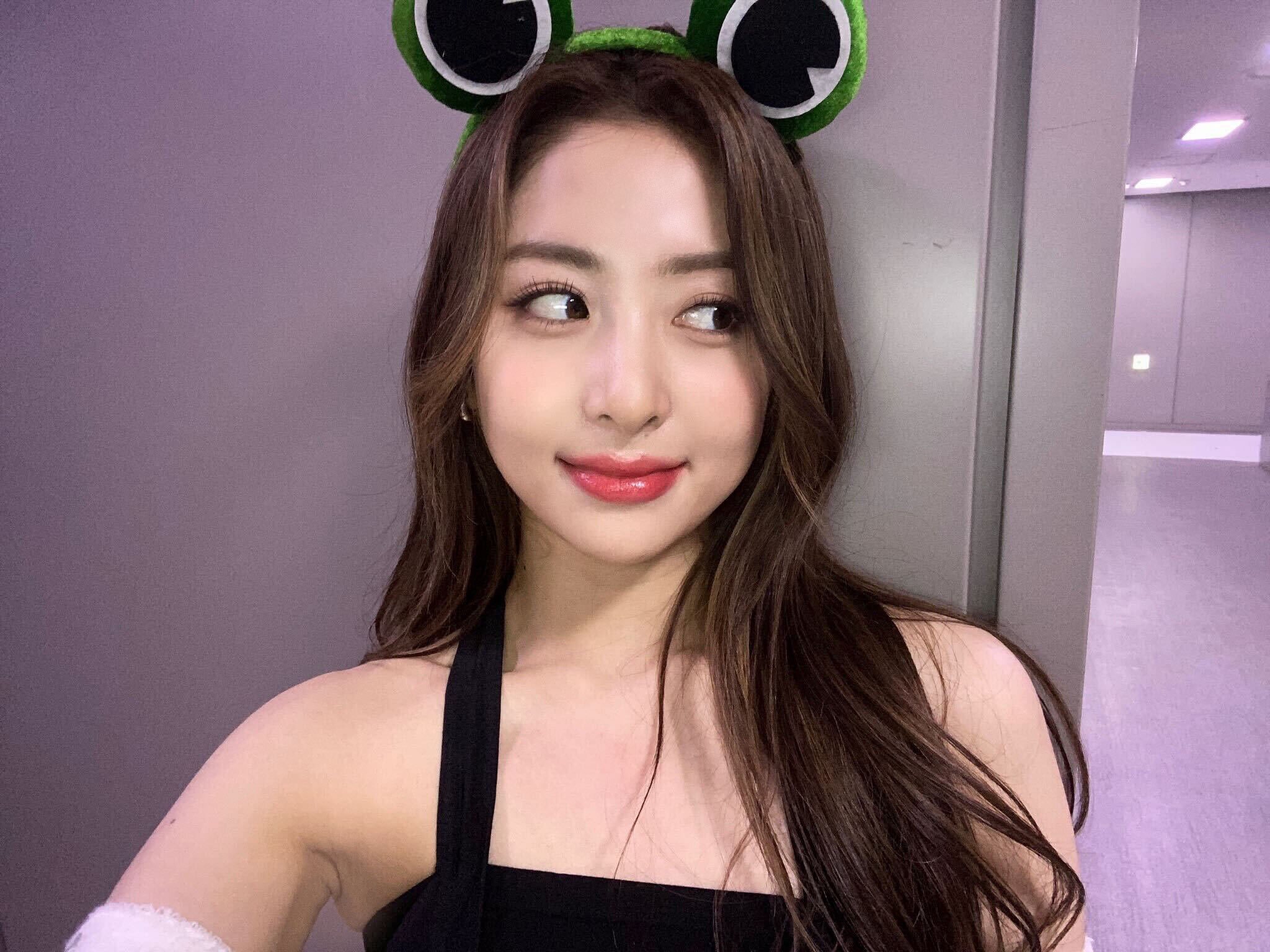 Lewd Froggo: Is It Funny Or Offensive? You Decide. - 8qude3w