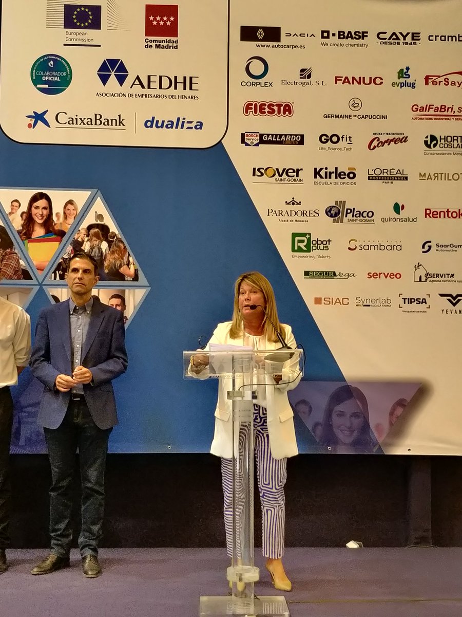 aedhe's tweet photo. Inaugura II Edición #FeriadelasProfesiones2022 Laly Escudero, presidenta #AEDHE "junto con las instituciones tenemos que promover la creación de espacios de emprendimiento en la docencia, para motivar a los jóvenes a crear empresa y ser generadores de empleo" #DiscoverYourTalent https://t.co/dXCVkDnFXV