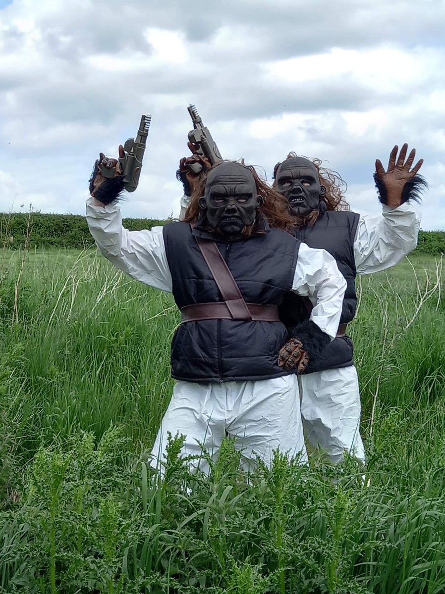 petebuzzsaw's tweet image. I was a teenage Ogron. Ogrons spotted with Daleks in Hertfordshire. #drwhofilming #clutterbox