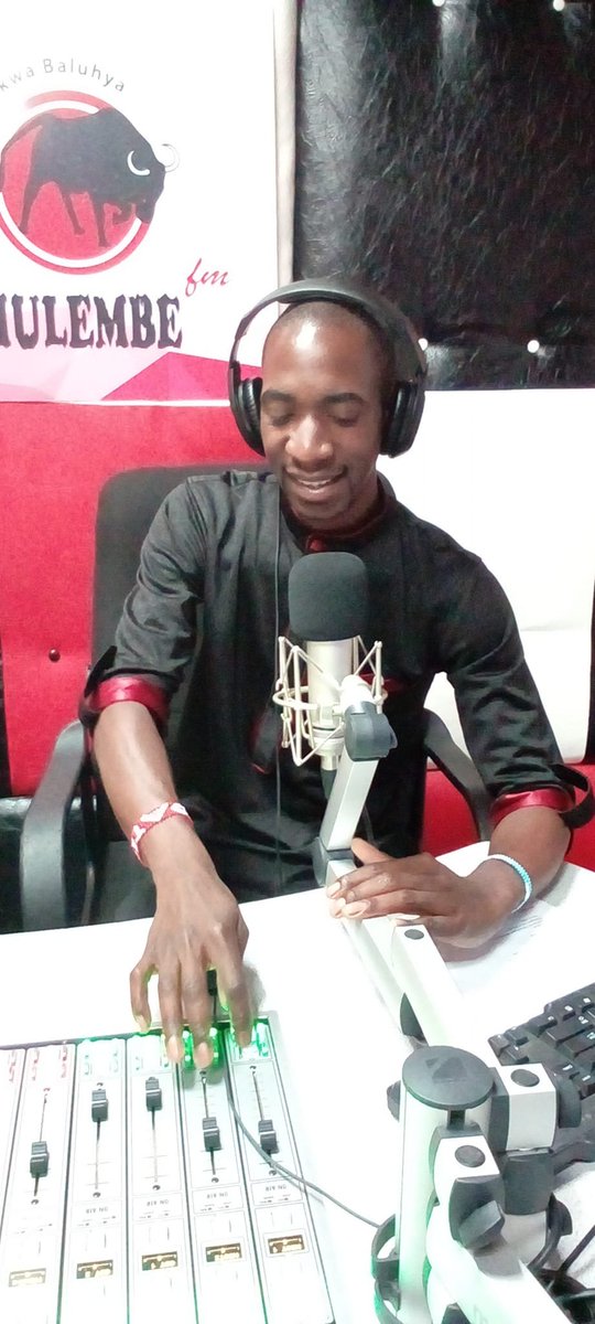 Tusonge na rieng taja mbogi Yako tukisongaa #Bazeyetu nayonayo <a href="/andati_nelson/">Omwana Wa Chifu</a> <a href="/Mulembe_FM/">MulembeFM</a>