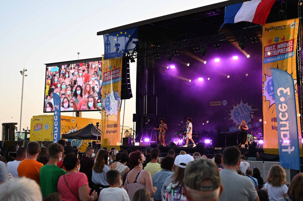 [ÉVÉNEMENT] 🤩 Ce samedi 28 mai, le BIG tour fait escale à Berck-sur-Mer ! Place de l'Entonnoir ! 15h sur ce lien : bit.ly/3MUglml 17h : ouverture du village de l'innovation et de l'emploi 🧐 20h : concert avec LEJ et les chanteurs de The Voice ! 🎤