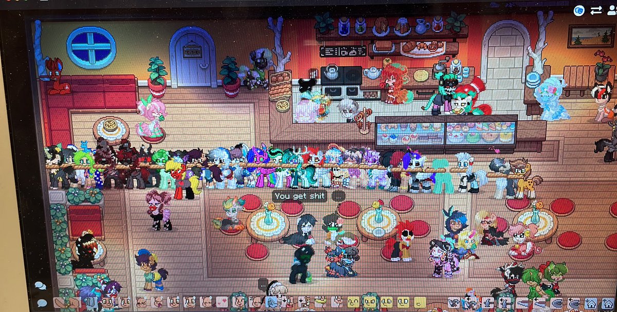 starrdustss_'s tweet photo. #glutengang the bread incident of 5/24/2022 <3 (im the jolyne pony on the far left) https://t.co/xvGJzckKIO