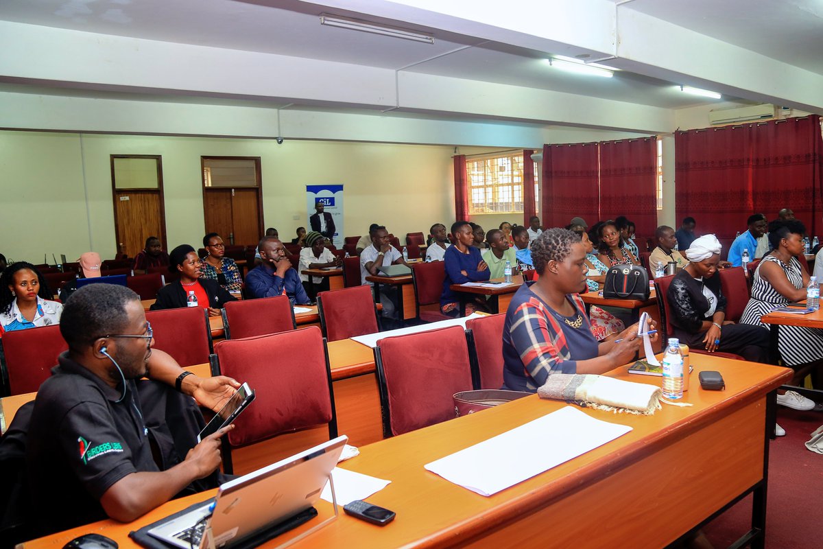 celesgroup's tweet photo. Still happening!

Youth Entrepreneurs from Tourism and ECD are being trained in areas of Pitching for Business &amp; Social Media marketing.
 Courtesy of @celesgroup, @AKF_Global, @YoungUgTours, @Tourguidesforum &amp; 
@EYFUganda https://t.co/EDF3xF0YkK