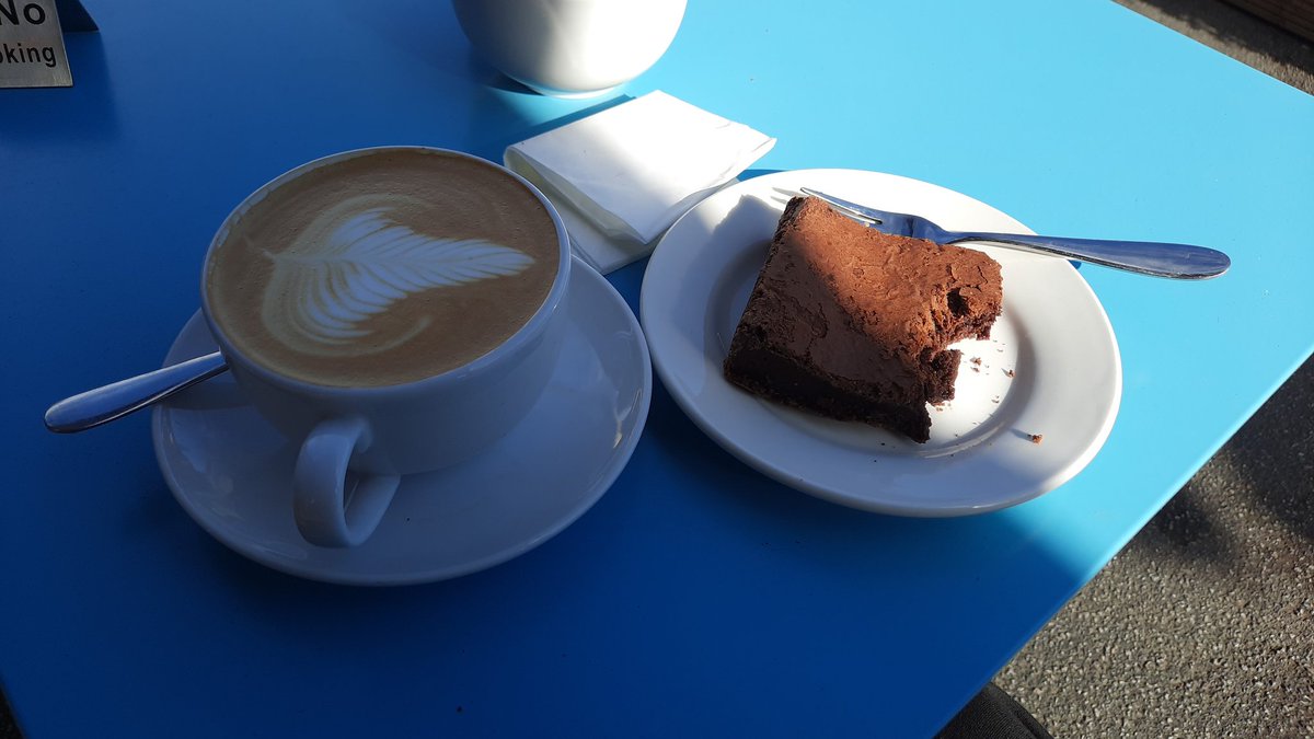 ScienceTechSean's tweet image. It&apos;s times like this that needing pond weed and daphnia from a pet shop has its benefits #science #Technician