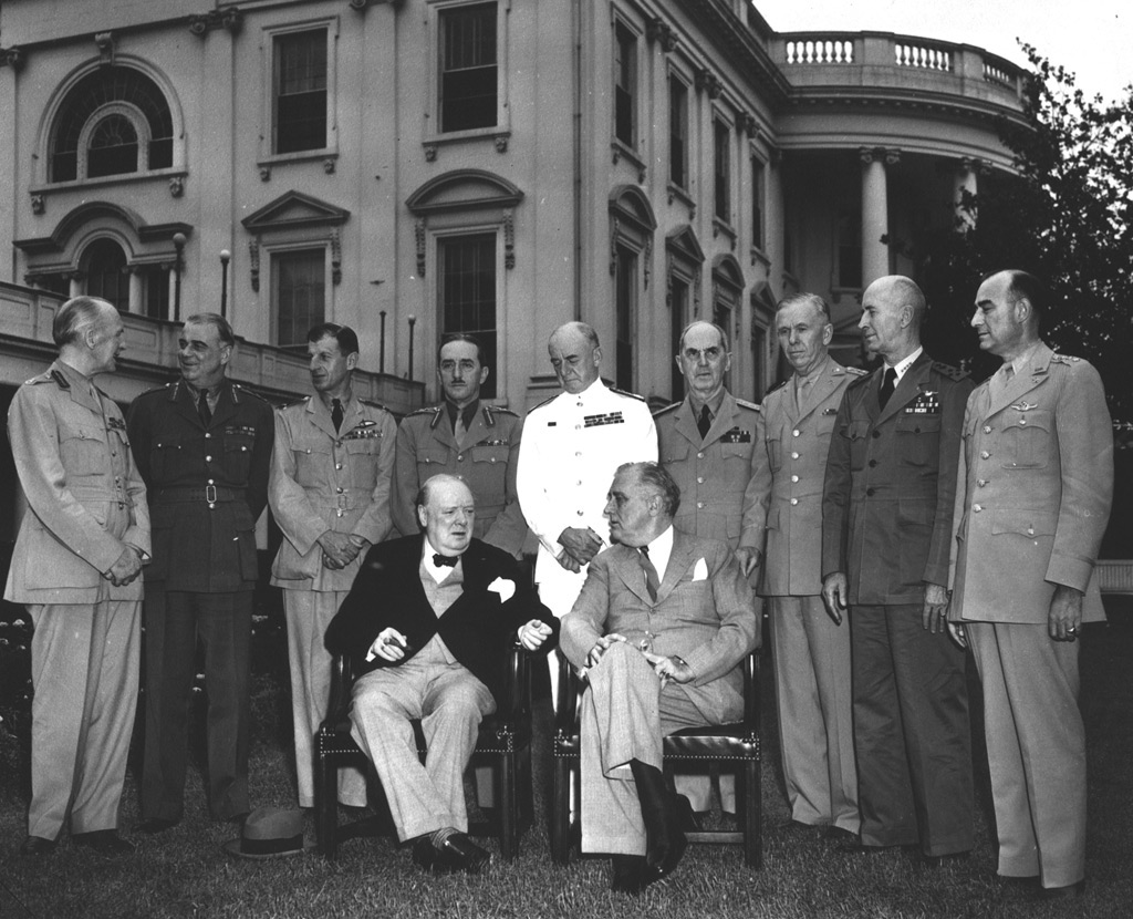 ww2explained's tweet image. #OTD May 24th, 1943: Roosevelt, Churchill and other attendees at the White House during Trident Conference, a strategic summit between the two heads of state
#WW2 #WW2Explained #History