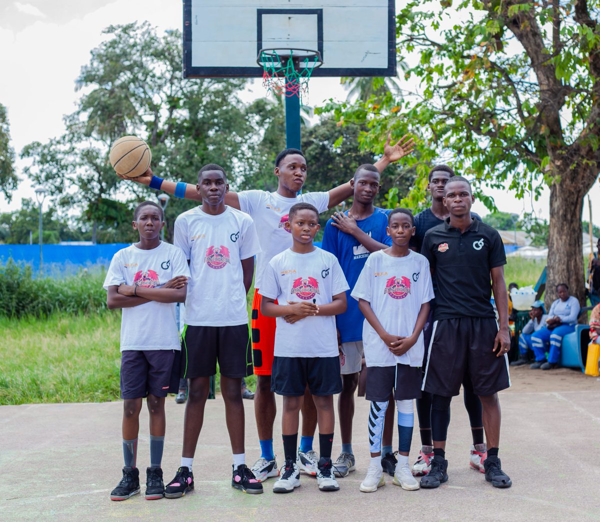 BFKRRM's tweet photo. Gryphus Basketball Academy, que notre partenaire RFA (Ricardo Forward Académie) à organiser à Brazzaville et nous continuons à promouvoir l'academy au mois de juin dans la ville de Pointe Noire. Notre objectif est de faire connaître notre academy à travers le Congo avant 2024. https://t.co/v90Kl0wuQm