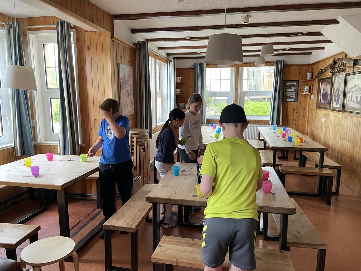 bdps_23's tweet photo. First morning breakfast, set up by our kitchen assistants and enjoyed by everyone. @BrynDeriPTA @brynderiprimary @StoreyArmsOEC #RotaSystem #NeedToImproveButteringOfToast #HoneyJamOrMarmite https://t.co/2Ly2lJLish