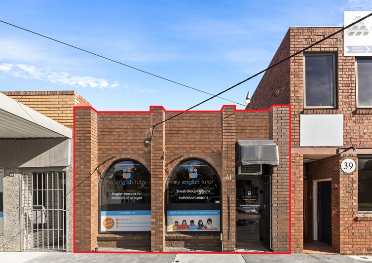 For Sale │ 41 Viewpoint Avenue, Glen Waverley
Auction Friday 17 May at 12pm
Affordable investment property leased to an education group within a well-positioned retail strip on the corner of Waverley Road near The Glen Shopping Centre.
#commercialrealestate #retailproperty