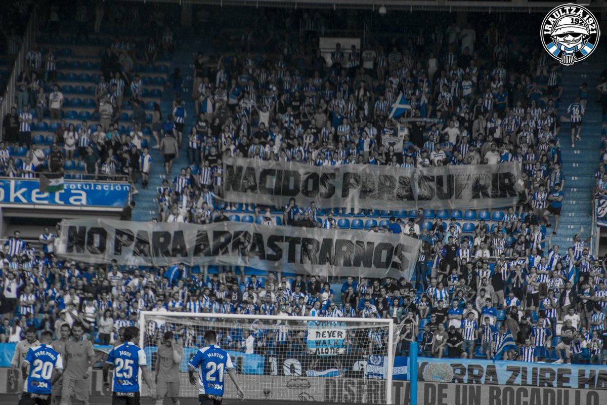 Iraultza1921's tweet photo. GLORIOSO-CADIZ
IROS TODOS A MAMAR
DIRECTIVA Y JUGADORES
NO VENIMOS POR VOSOTROS
VENIMOS POR LOS COLORES! https://t.co/IYp9XvT3mn