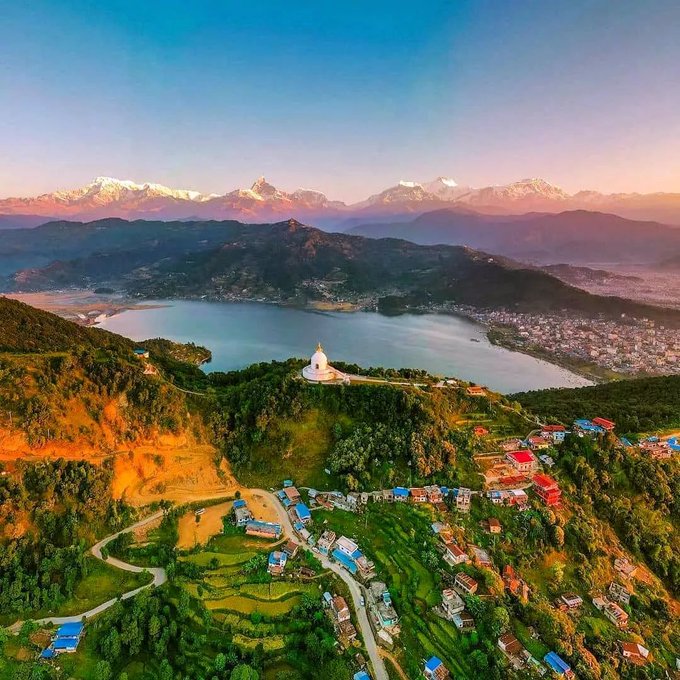 GORSKI_SWIAT's tweet photo. PIĘKNO GÓR⛰️dziś: widok #Pokhara #Nepal nad jez. #PhewaTal
dla tych co w pracy i na wolnym...
#BucketlistNepal https://t.co/OPOmDKo64k