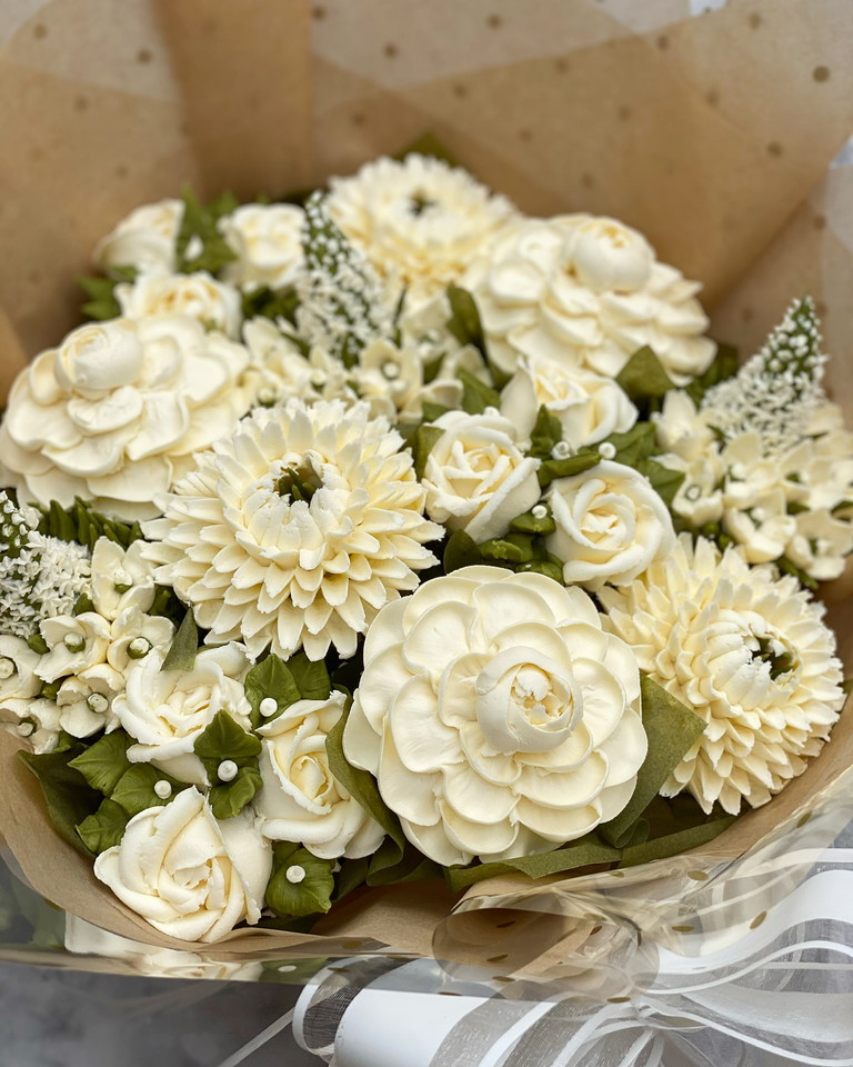 Wedding. -  BLOG 
taylormadecakecourses.com/weddings/ 
#baking #cupcakes #cupcakebouquets #cakeart #prettypretty #SBS #QueenOf #WOW  #buttercream #frosting #tenterden #smallbusiness #bakingblog