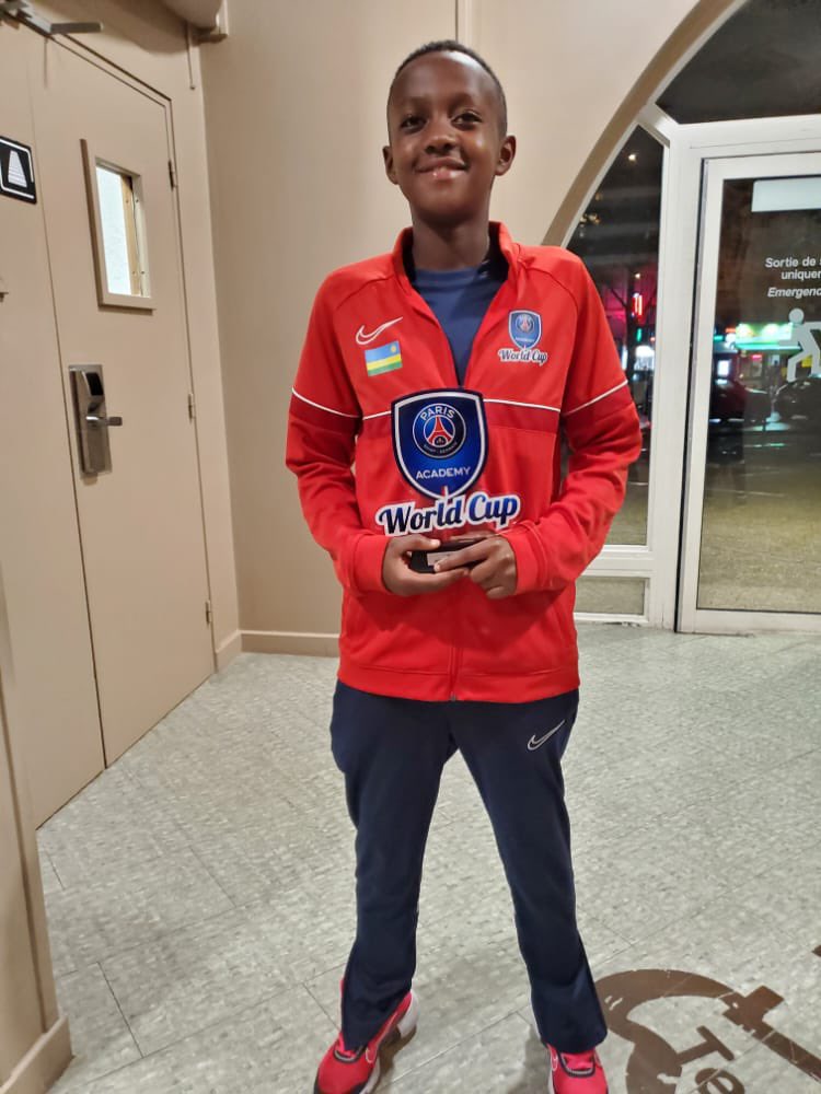 david_bayingana's tweet photo. 🔴 Umuhungu wa Nyakwigendera Mafisango Crespo Tabou niwe wabaye umunyezamu w'irushanwa ryahuzaga za Academy za #PSG i Paris.. 

Tubungabunge ibigezweho 👊 

@FERWAFA @Rwanda_Sports https://t.co/h5Ps9JFub6