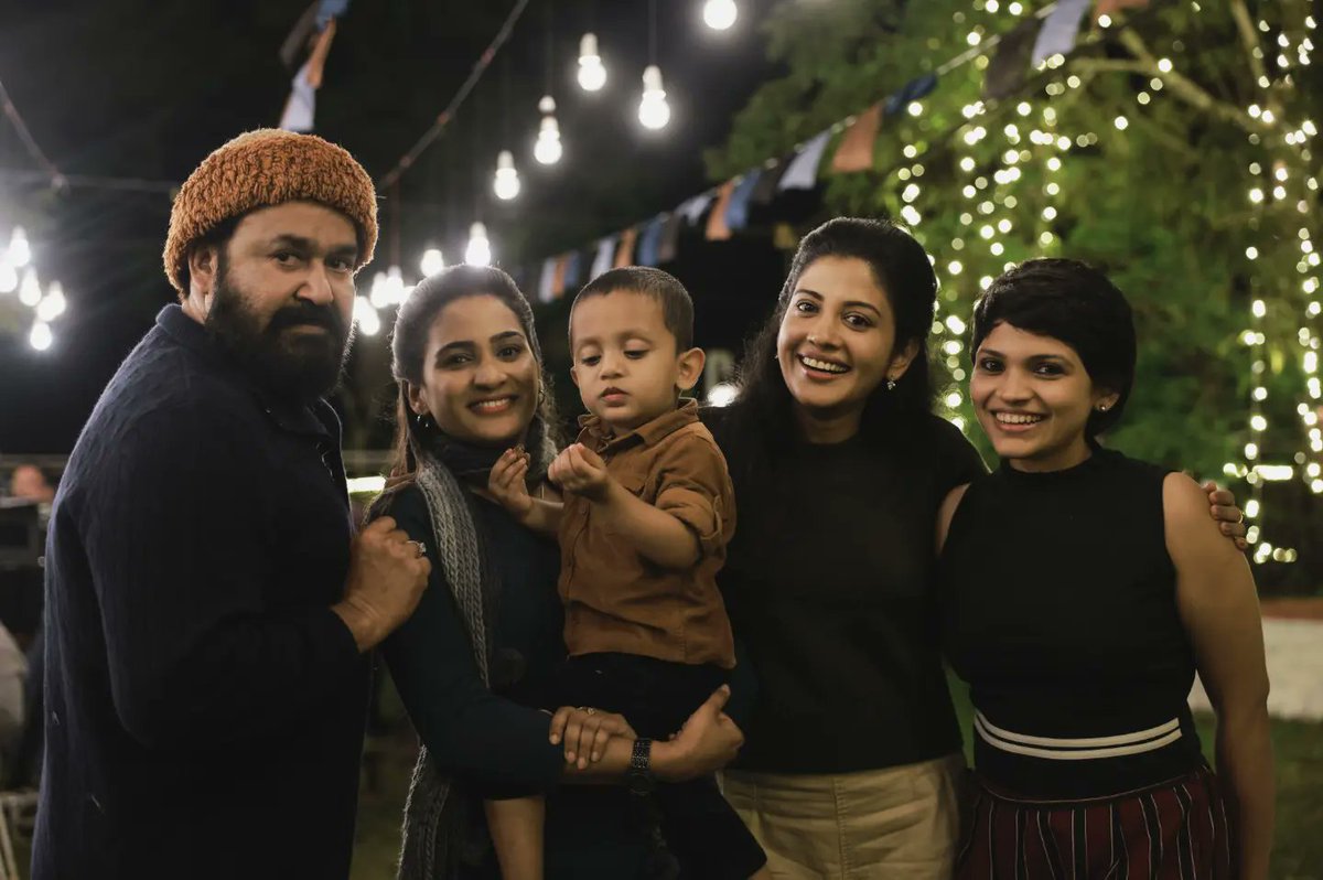 SshivadaOffcl's tweet photo. Our smiles says it all🥰

#12thMan streaming successfully on @DisneyPlusHS

@Mohanlal @iampriyankanair @Aditiravi93 https://t.co/uNLpgUP1y8