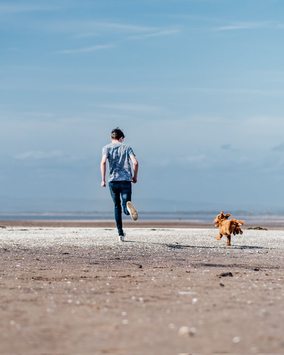 DaryllJBuchanan's tweet photo. Trying out the 56mm with the wee bro at Troon beach.

#fujifilm #FujiXt3 https://t.co/DrdYMZ2HSB
