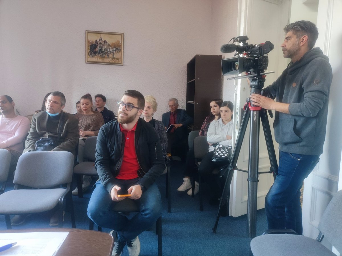 AHEAD_cby's tweet photo. On 15/04/22, in Ploiesti (#Romania), 30 participants attended the public #official #launch of #AHEAD, managed by #ARESEL’s representatives for an audience made up by #youngsters, youth #minorities and #Roma #activists, #school headmasters, local associations, #CSOs and #students. https://t.co/m2UjxN8hN0