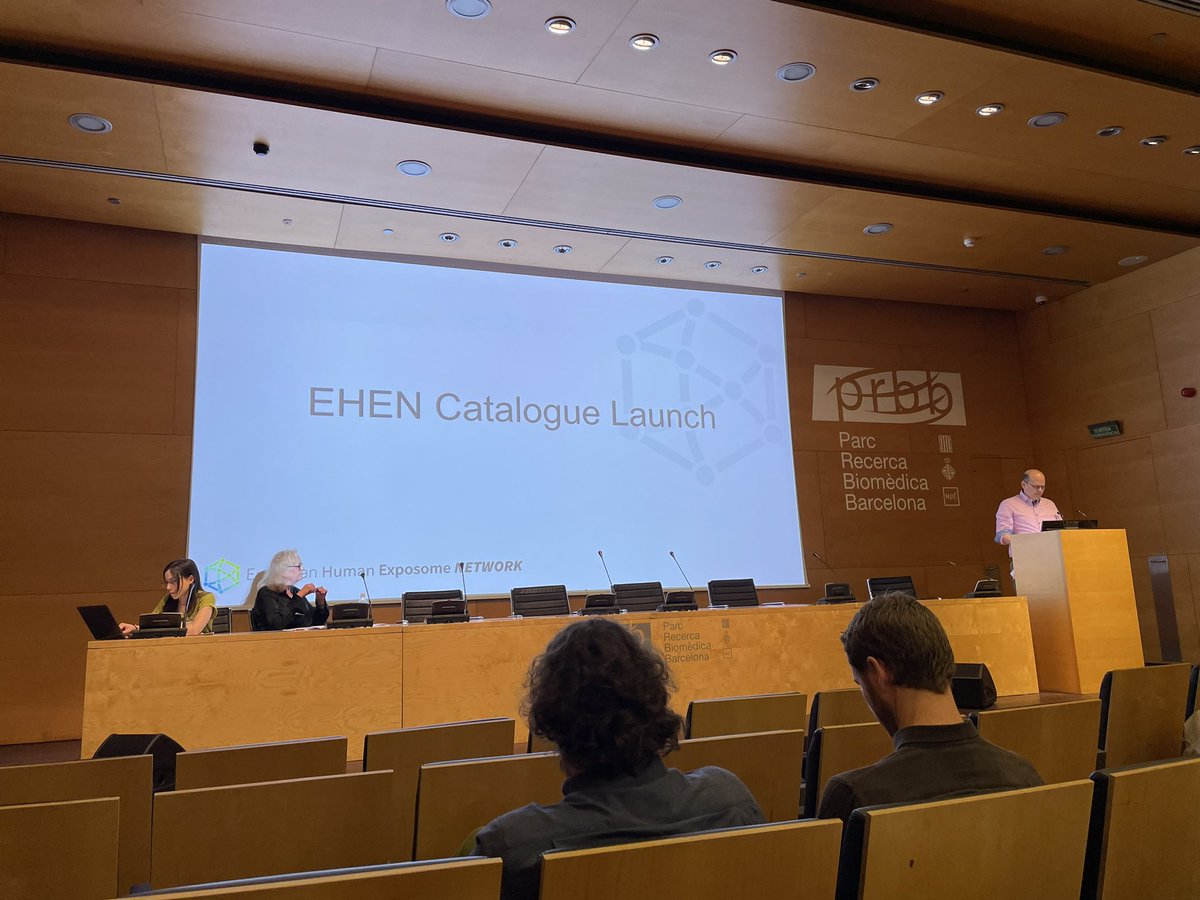 Very excited to join the #EHEN meeting today where @mswertz just launched the @molgenis Data Catalogue! #ATHLETEproject @LongITools @EUCAN_connect