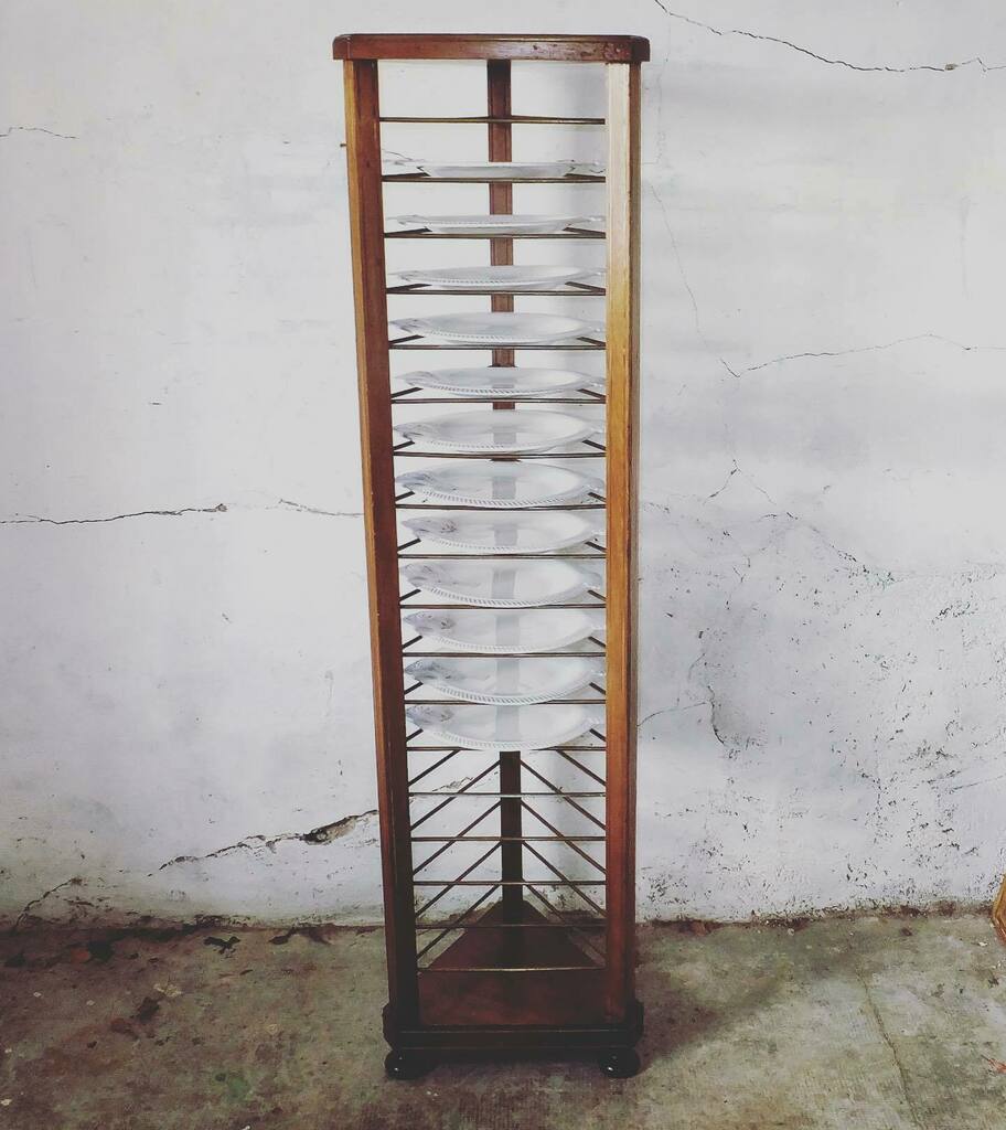 ADPSANTIQUES's tweet photo. French Brasserie Plate Rack….
Mahogany with brass rails and inlay. Circa 1900

H: 136.5cm (53.74in) 
W: 36cm (14.17in) 
D: 32cm (12.60in)

Available in our showrooms and online 

#platerack #frenchbrasserie #frenchantiques #interior123 #interiordesig… https://t.co/GtKqdshSfG https://t.co/b7qc9tLb3C