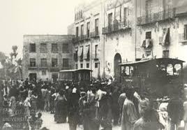 bio_Calendureta's tweet photo. Des d'ací dalt vam poder veure el tramvia @lachicharraelx passar per la Plaça de Baix (1905 a 1910) @ajuntamentelx @BCalenduraelx #GENTdELX @IesAssumpcio @tallerhistoria2 https://t.co/q23ZHiBXyC