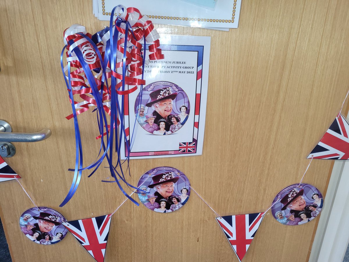 RSHRehab's tweet photo. Ready to celebrate. #Therapy #meaningfulactivity #functionalactivity #cognitivestimulation #creative #REMINISCENCE   #platinumjubilee @StoppardMaggie @rkdheepa @SolentNHSTrust @AdultsSotonNHS https://t.co/1tJDayTXTX