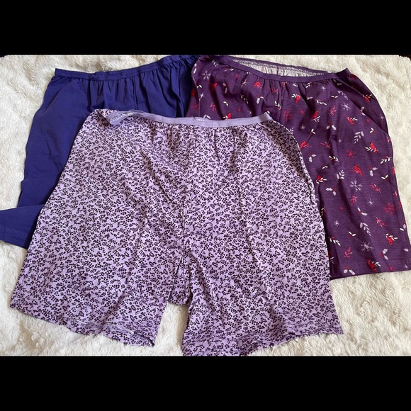 grif51324591's tweet photo. So good I had to share! Check out all the items I'm loving on @Poshmarkapp from @dallemand21 #poshmark #fashion #style #shopmycloset #puma #womanwithin #grlfrnd: https://t.co/hySXpdvqb1 https://t.co/RYVVrunZSu