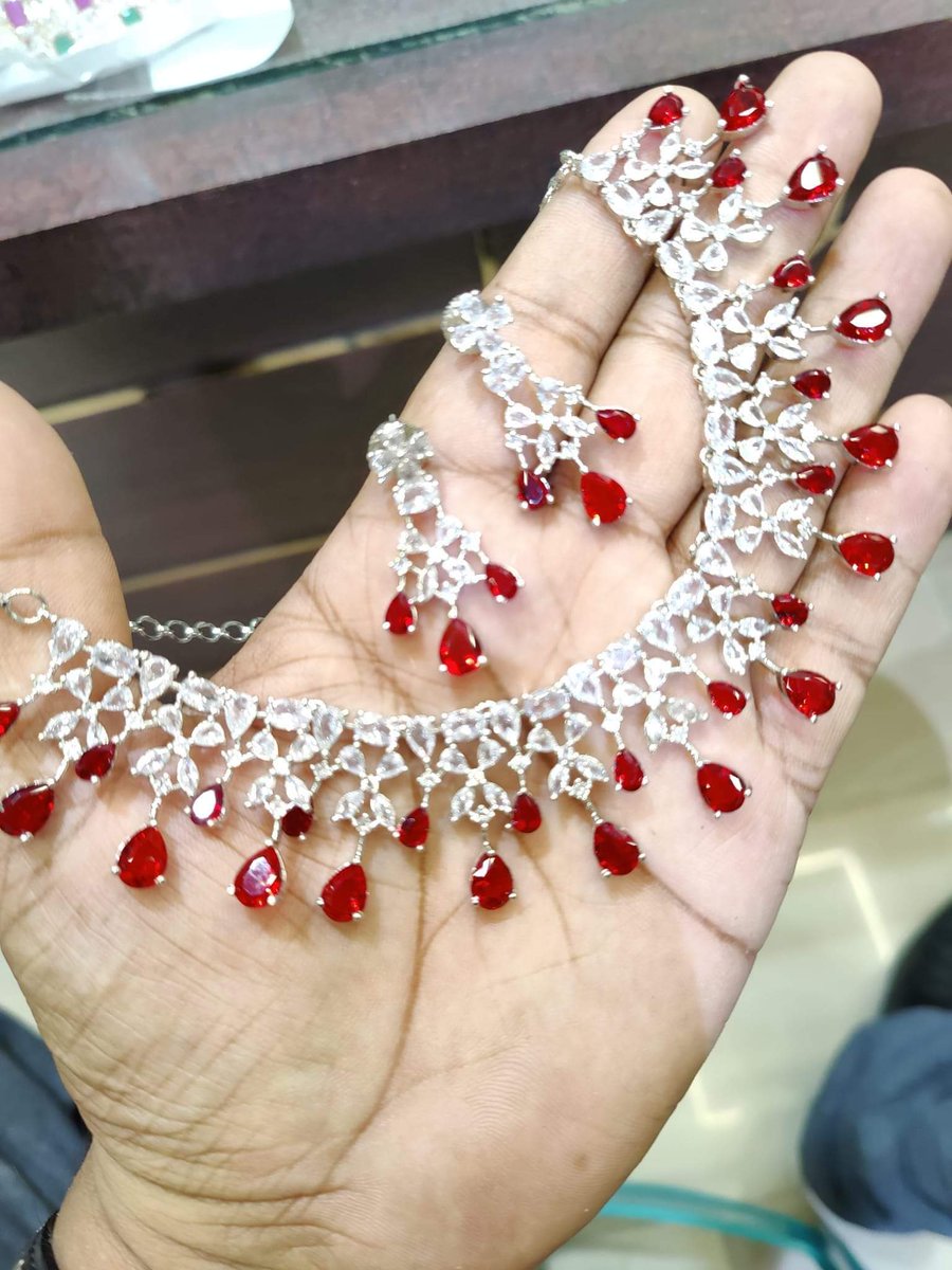 GozoProduction's tweet photo. *Necklace set*
*white rhodium plated*

Wholesale price ke liye Please Call
+91 98999 01655 , 8076904252

#gozoadjewellery #RajuPunjabi #jewelry #jewellery #manufacturering #gozo https://t.co/6vFBSz01Cm