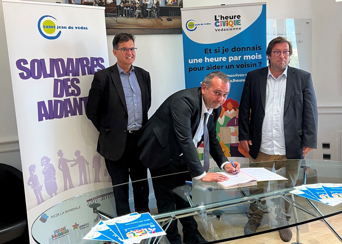 Atanase Périfan ن (@atanaseperifan) on Twitter photo Merci @riofrancois maire de @SaintJeandeVdas et Frédéric Roig président <a href="/ASSOMAIRES34/">AMF34</a> pour votre chaleureux accueil lors du lancement de #HeureCivique #SolidairesdesAidants à #sjdv <a href="/Heraultinfos/">Département de l'Hérault</a> #Herault <a href="/AG2RLAMONDIALE/">AG2R LA MONDIALE</a> <a href="/AgircArrco/">Agirc-Arrco</a> Merci @riofrancois maire de @SaintJeandeVdas et Frédéric Roig président <a href="/ASSOMAIRES34/">AMF34</a> pour votre chaleureux accueil lors du lancement de #HeureCivique #SolidairesdesAidants à #sjdv <a href="/Heraultinfos/">Département de l'Hérault</a> #Herault <a href="/AG2RLAMONDIALE/">AG2R LA MONDIALE</a> <a href="/AgircArrco/">Agirc-Arrco</a>