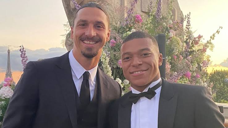 MilanUpdate2's tweet photo. Mbappe: “Saya selalu mengatakan bahwa Jika saya akan berkarir di Italia, itu hanya untuk Milan. Saya mengucapkan selamat kepada mereka atas Scudetto, dengan banyak rekan tim Prancis bermain di sana dan Ibrahimovic, seorang legenda yang sangat saya hormati.” https://t.co/JBzfXT5fic