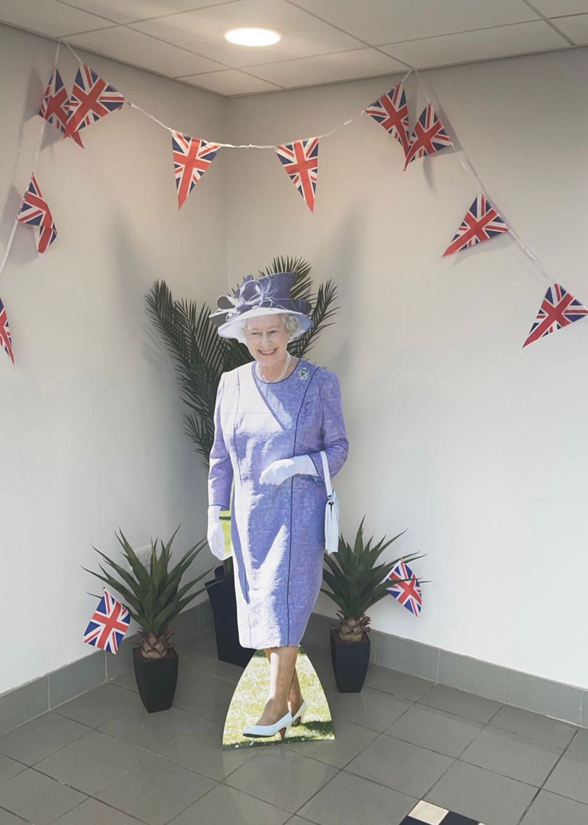 GraceOverseasLt's tweet photo. We're jubilee ready! 👑💚

Have you stopped by and met Her Majesty yet?

#GOHQ #QueensJubilee https://t.co/dr9HZmrpeb