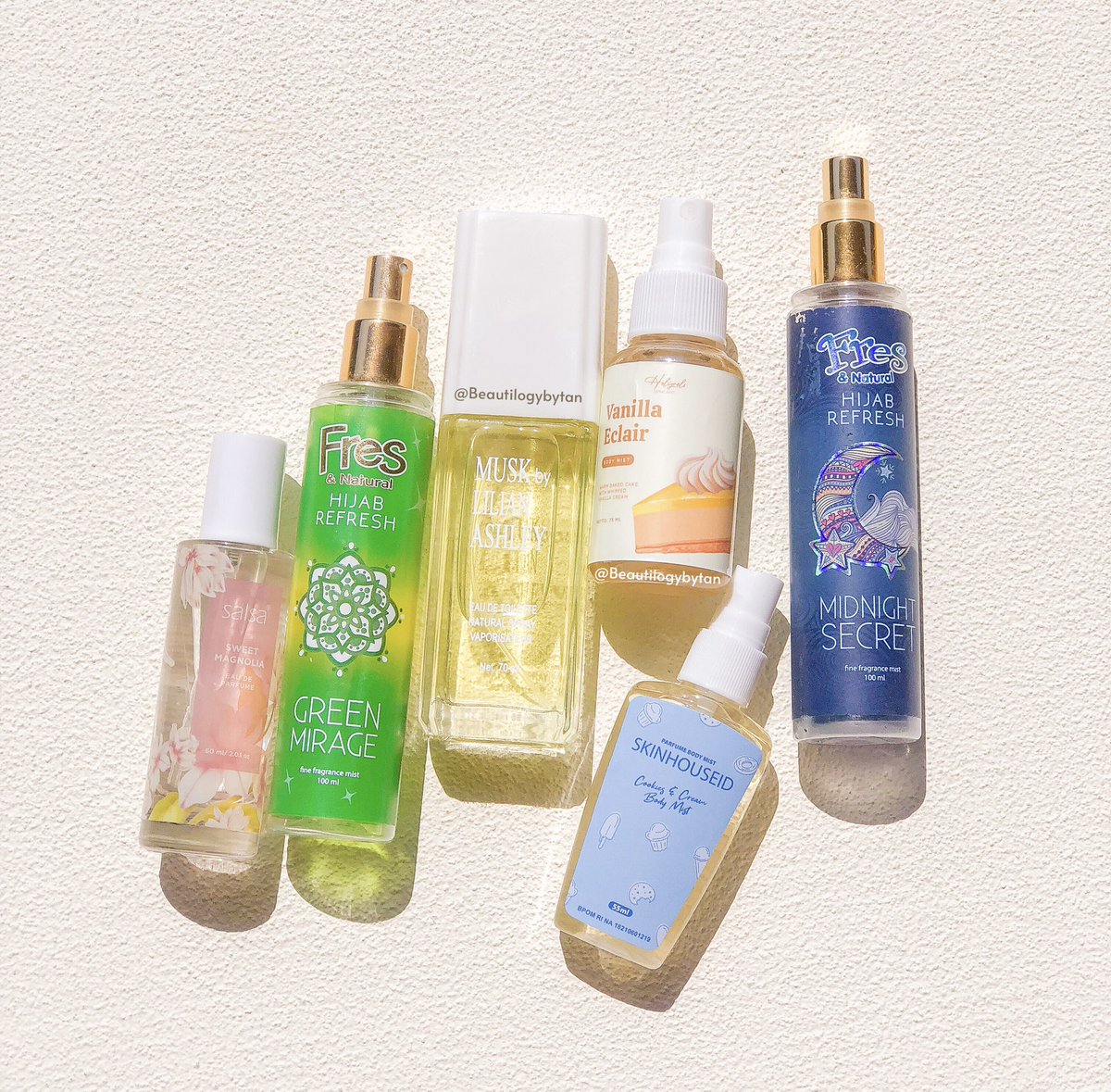 beautilogybytan's tweet photo. ✨REVIEW SEMUA PARFUME HITS TWITTER ✨

Harganya Start from 9K- 20K aja!

Dari semua parfum ini mana sih yang paling worth dengan harganya?

A THREAD #BattleinTan https://t.co/hwH4ITBuJi