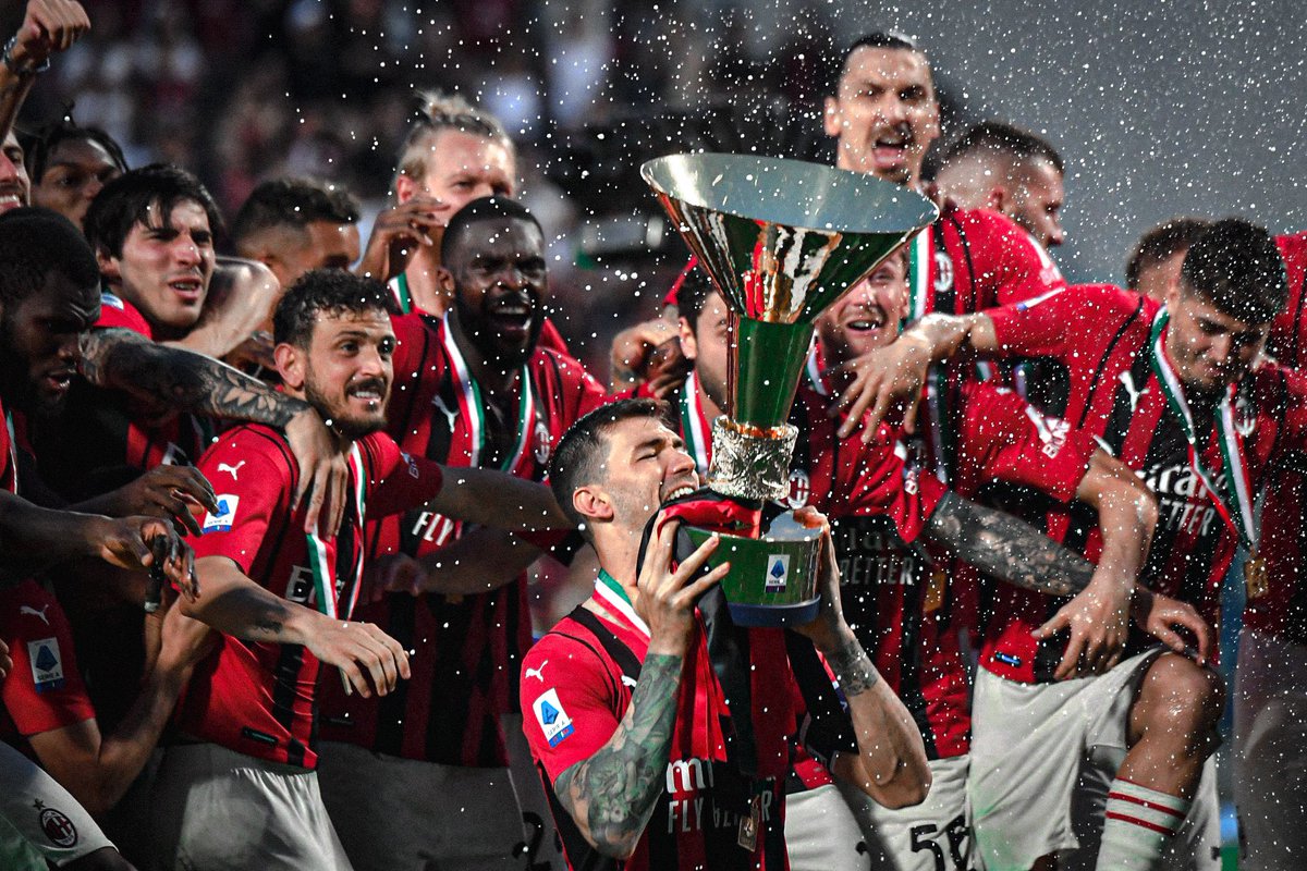 rossonerinewsid's tweet photo. Masuknya Romagnoli di menit akhir dan langsung dikasih ban kapten bener2 sesuai rencana di akhir petualangannya bersama Milan https://t.co/7mjXhTJkhU