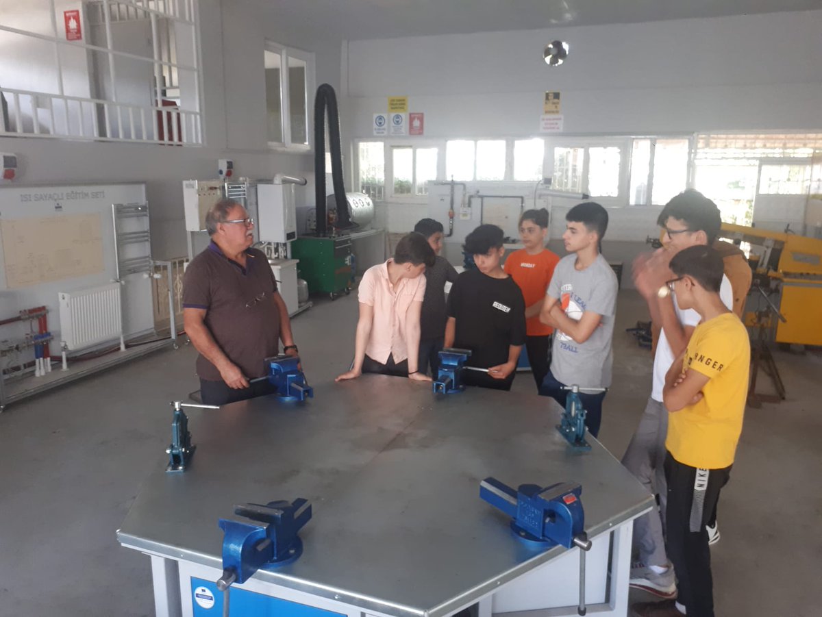 #eğitimdeistihdamda #bendevarım SEUP projesi ile yenilenen atölyelerimizde öğrencilerimiz çağın gereksinimlerine uygun modern donanımlar eğitimlerini sürdürüyorlar