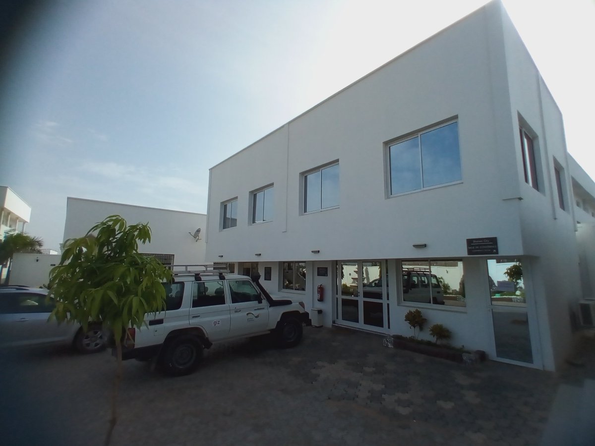 DigaMathieu's tweet image. Début des travaux 📝 et des échanges avec la #keynote de @ParfaitTaiwe1 ✒️📲 de l&apos;association @BloggersCM dans le cadre de la clôture de notre #ChallengeCCOM 🏆🥈 auprès de nos communes partenaires du Nord #PRADEC. bit.ly/fbpradec