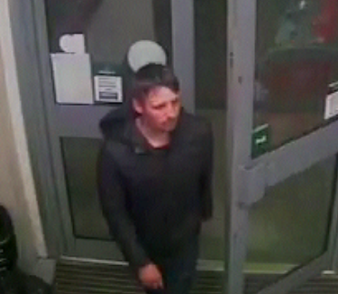 LancsPolice's tweet photo. #APPEAL | We are appealing for help identifying the man in the CCTV image following an armed robbery, which occurred around 4.45am on April 27 at the Esso petrol station on Collingwood Avenue, #Blackpool. Info? Call 101, quoting log 133 of April 27th. https://t.co/ttHxdUpwAf