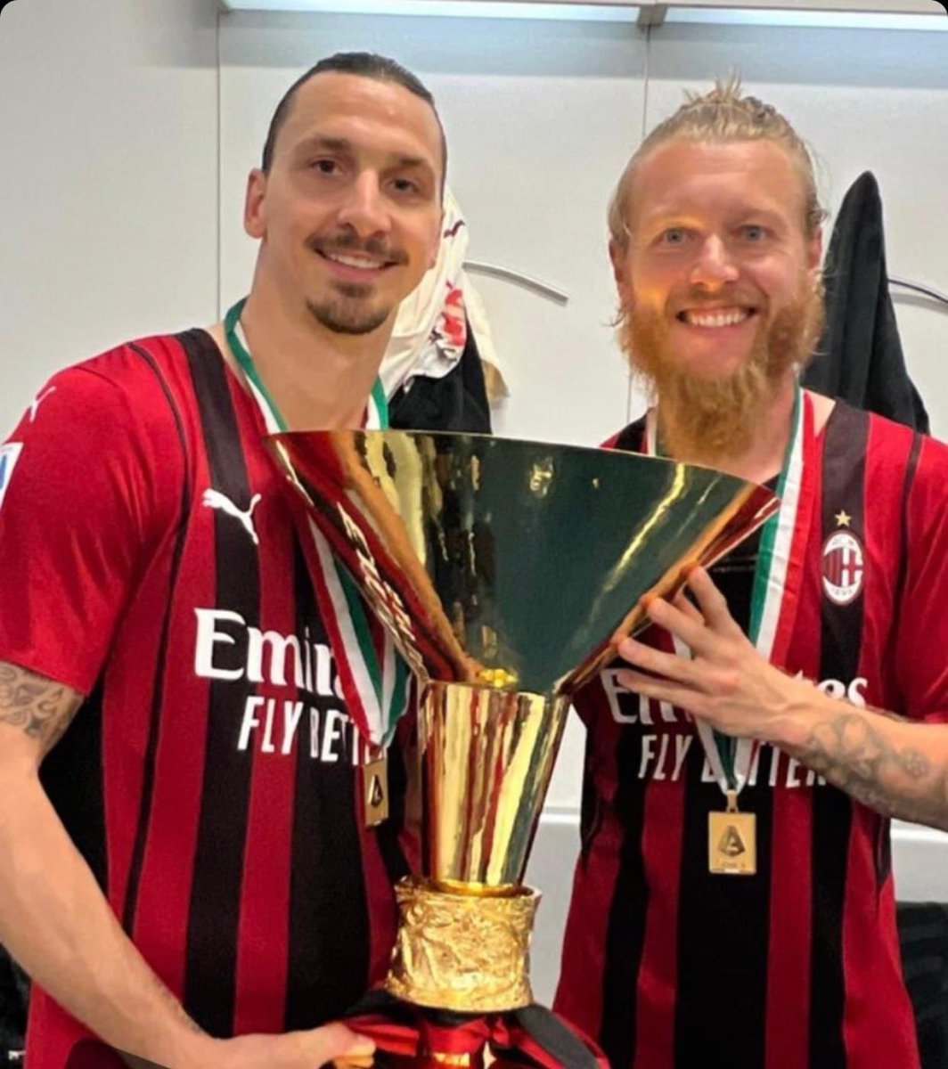 Grazie ❤️🖤Forza Milan 🏆 19 scudetto e fatto 💪🏻❤️🖤❤️🖤❤️🖤