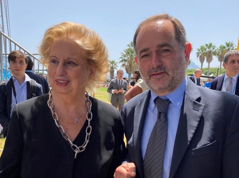 MartinixFirenze's tweet photo. Grande emozione rappresentare @comunefi alle celebrazioni per il 30° anniversario della strage di #Capaci. Una occasione importante per ribadire il ruolo fondamentale dei valori come #legalità, #giustizia, #libertà per le democrazia #memoria https://t.co/f77iTn4bSY