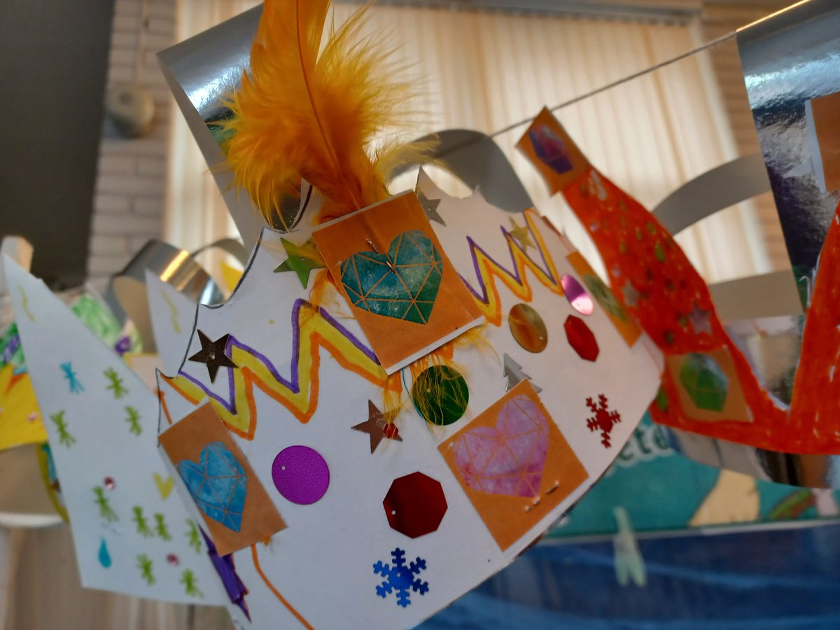 Year One have been very creative in class making their Platinum Jubilee Crowns #PlatinumJubilee