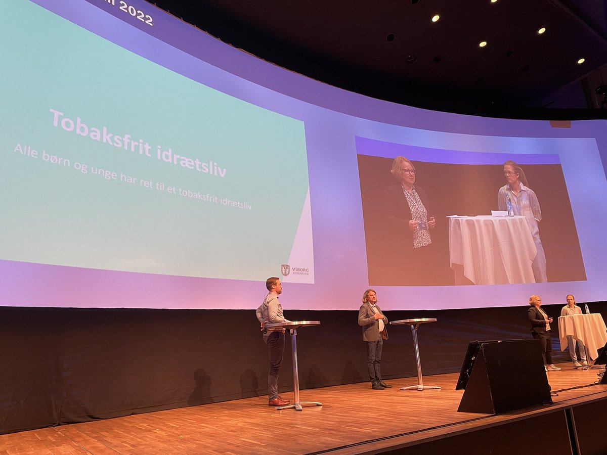 mettelolkhanak's tweet photo. Fuldt fortjent er @ViborgKommune indstillet til KLs forebyggelsespris for indsatsen ‘Tobaksfrit idrætsliv blandt børn og unge’ som også @cancer_dk lokalforening er med i #røgfrlfremtid #KLforum https://t.co/gotd2ryZpP