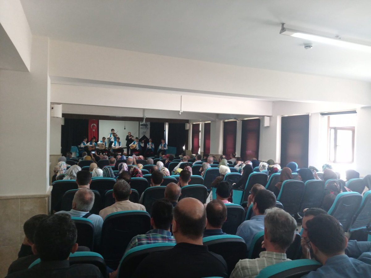 Osmangazi_MEM's tweet photo. ÖGEP Faaliyetleri kapsamında Şube Müdürü @Mehmettoksoy03  ve ilçemiz İmam Hatip Okulları meslek öğretmenlerinin katılımıyla Mihraplı Abdulkadir Can AİHL'de öğrencilerin hazırladığı Türk Sanat ve Halk müziği konseri gerçekleştirildi.
@tcmeb ,@meb_dinogretimi @GurhanCokgezer https://t.co/fHxHQynDgi